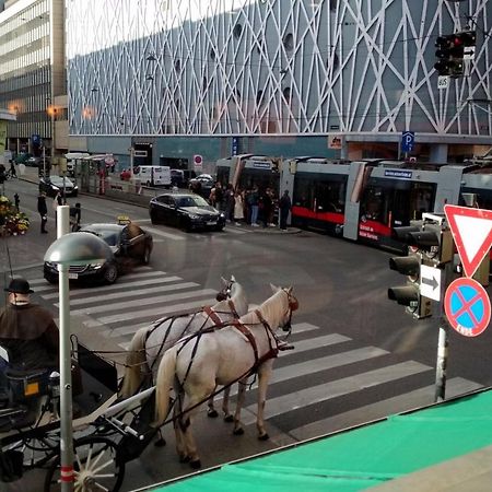 Center ! 2 Stops From The City Center! Viena Exterior foto